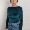 prezentacja odzieży na modelce